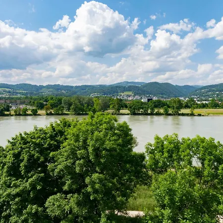 ホテル トランス ワールド ドナウエレン 4*