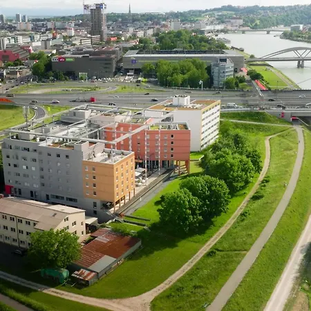 Szálloda Trans World Donauwelle Linz