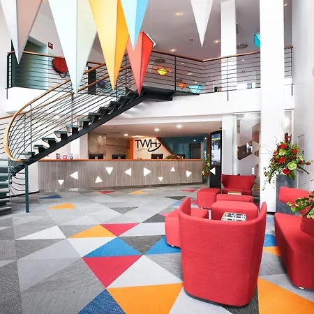 Trans World Donauwelle Hotel 4*