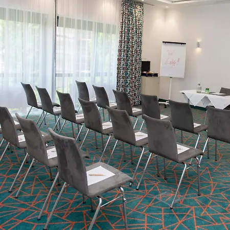 Trans World Donauwelle Hotel