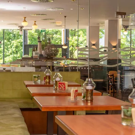 Trans World Donauwelle 4* Linz