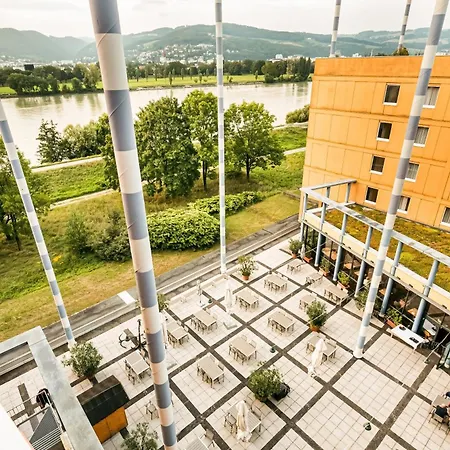 Trans World Donauwelle Linz