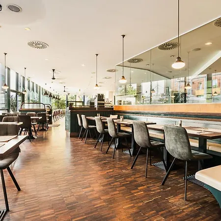 Trans World Donauwelle Hotel