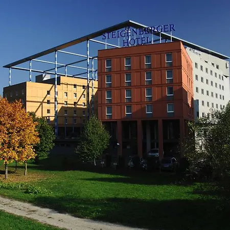 Trans World Donauwelle Szálloda