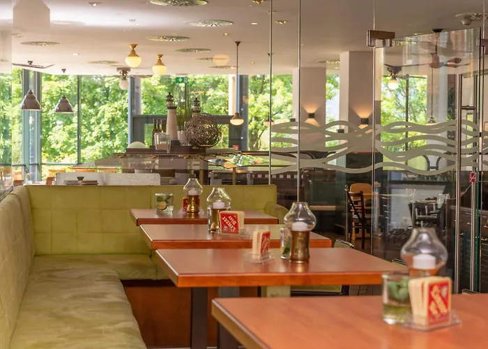 Trans World Donauwelle 4* Λιντς