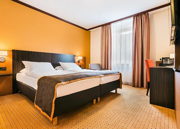 Trans World Donauwelle Hotel