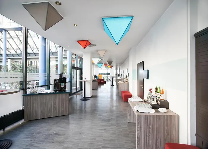 Hotel Trans World Donauwelle 4*