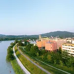 Trans World Donauwelle 4*