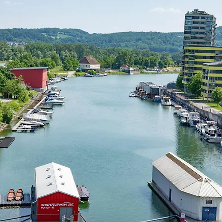 Отель Trans World Donauwelle Линц