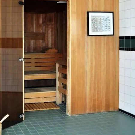 Trans World Donauwelle Hotel 4*